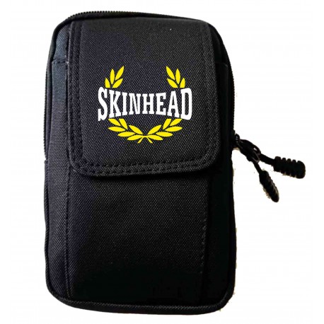 Kapsa na opasek Skinhead