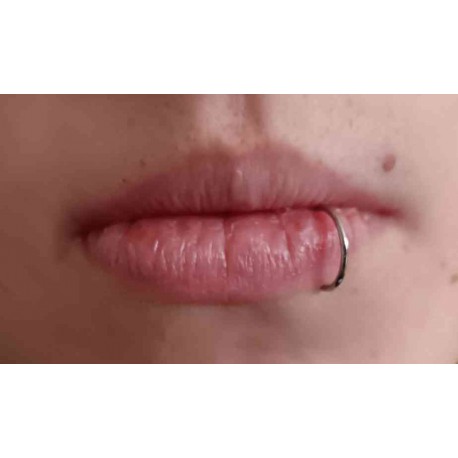 Falešný Piercing jednoduchý